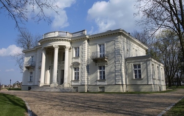 Pałac neoklasycystyczny w miejscowości Brzeźno 10