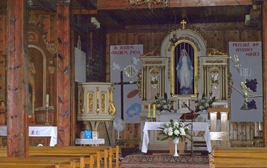 Kości&oacute;ł drewniany z przełomu XIX/XX wieku w miejscowości Kunin 1