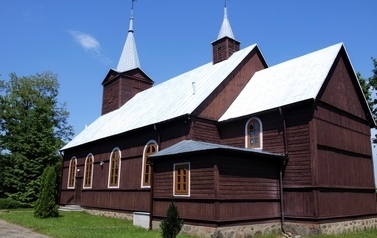 Kości&oacute;ł drewniany z przełomu XIX/XX wieku w miejscowości Kunin 14