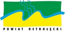Grafika przedstawia kolorowe logo Powiatu Ostrołęckiego. W g&oacute;rnej części znajduje się zielony kształt symbolizujący tereny zielone, poniżej ż&oacute;łty obszar przypominający pola uprawne. Przez środek biegnie falista, niebieska linia oraz mniejsze niebieskie kr